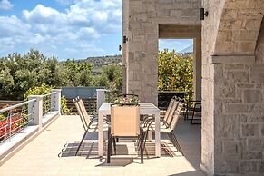 Arios Lux Villa