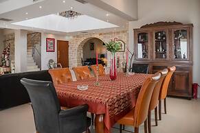 Arios Lux Villa