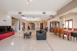 Arios Lux Villa