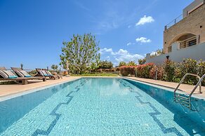 Arios Lux Villa