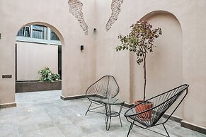 Primavera By Homirent