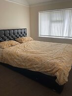 Cleeve Road House