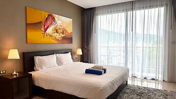 Emerald 307 - Studio With Balcony and Shared Pool