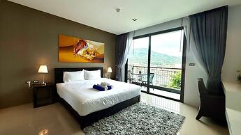 Emerald 307 - Studio With Balcony and Shared Pool
