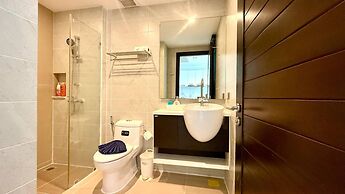 Emerald 307 - Studio With Balcony and Shared Pool