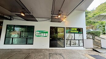 Emerald 307 - Studio With Balcony and Shared Pool