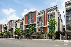 Royal Hotel - Vinhomes Ocean Park 3