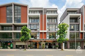 Royal Hotel - Vinhomes Ocean Park 3
