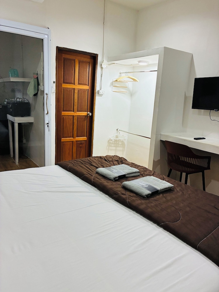 Apartment Wat Sawang Arom 35