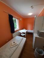 2-Rent Group Hostel Rooms&Apartments TUB19A