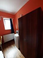 2-Rent Group Hostel Rooms&Apartments TUB19A