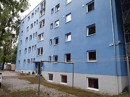 2-Rent Group Hostel Rooms&Apartments TUB19A