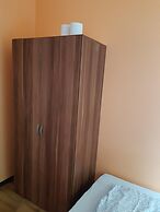 2-Rent Group Hostel Rooms&Apartments TUB19A