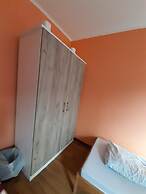 2-Rent Group Hostel Rooms&Apartments TUB19A