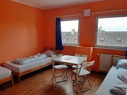 2-Rent Group Hostel Rooms&Apartments TUB19A