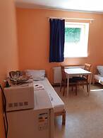 2-Rent Group Hostel Rooms&Apartments TUB19A