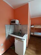 2-Rent Group Hostel Rooms&Apartments TUB19A