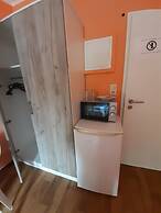 2-Rent Group Hostel Rooms&Apartments TUB19A
