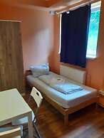 2-Rent Group Hostel Rooms&Apartments TUB19A