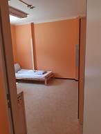 2-Rent Group Hostel Rooms&Apartments TUB19A
