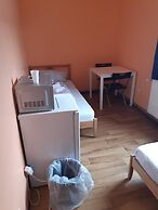 2-Rent Group Hostel Rooms&Apartments TUB19A