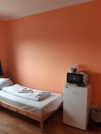 2-Rent Group Hostel Rooms&Apartments TUB19A