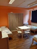 2-Rent Group Hostel Rooms&Apartments TUB19A