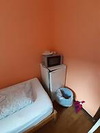 2-Rent Group Hostel Rooms&Apartments TUB19A