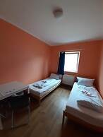 2-Rent Group Hostel Rooms&Apartments TUB19A