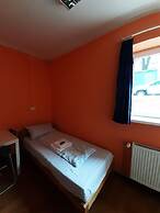 2-Rent Group Hostel Rooms&Apartments TUB19A