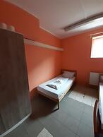 2-Rent Group Hostel Rooms&Apartments TUB19A
