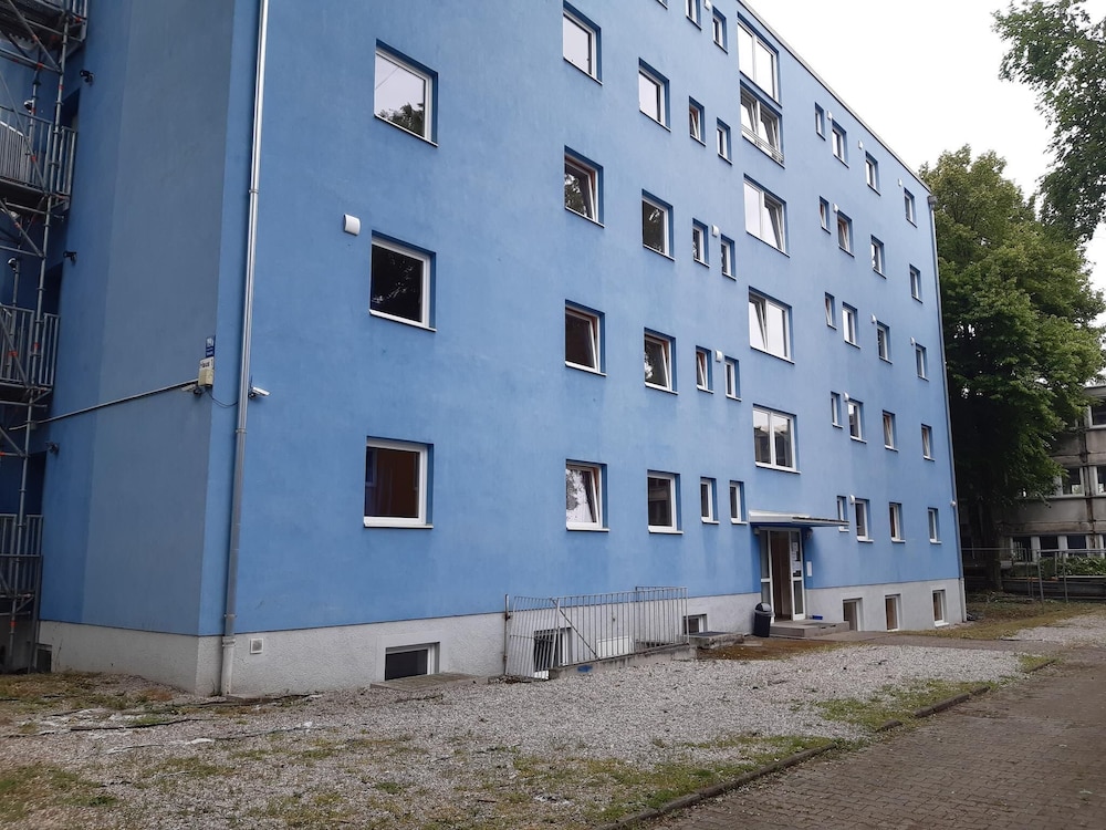 2-Rent Group Hostel Rooms&Apartments TUB19A