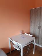 2-Rent Group Hostel Rooms&Apartments TUB19A