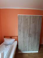 2-Rent Group Hostel Rooms&Apartments TUB19A