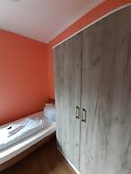 2-Rent Group Hostel Rooms&Apartments TUB19A