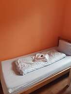 2-Rent Group Hostel Rooms&Apartments TUB19A