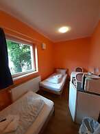 2-Rent Group Hostel Rooms&Apartments TUB19A