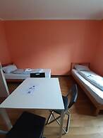 2-Rent Group Hostel Rooms&Apartments TUB19A