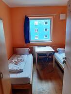 2-Rent Group Hostel Rooms&Apartments TUB19A