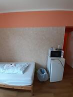 2-Rent Group Hostel Rooms&Apartments TUB19A