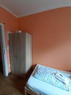 2-Rent Group Hostel Rooms&Apartments TUB19A