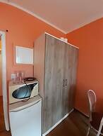 2-Rent Group Hostel Rooms&Apartments TUB19A