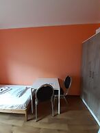 2-Rent Group Hostel Rooms&Apartments TUB19A