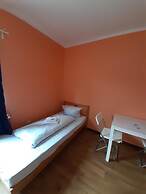 2-Rent Group Hostel Rooms&Apartments TUB19A