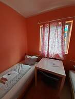 2-Rent Group Hostel Rooms&Apartments TUB19A
