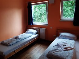 2-Rent Group Hostel Rooms&Apartments TUB19A
