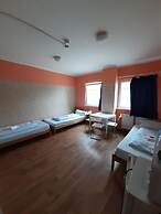 2-Rent Group Hostel Rooms&Apartments TUB19A