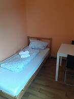 2-Rent Group Hostel Rooms&Apartments TUB19A