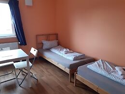 2-Rent Group Hostel Rooms&Apartments TUB19A