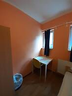 2-Rent Group Hostel Rooms&Apartments TUB19A
